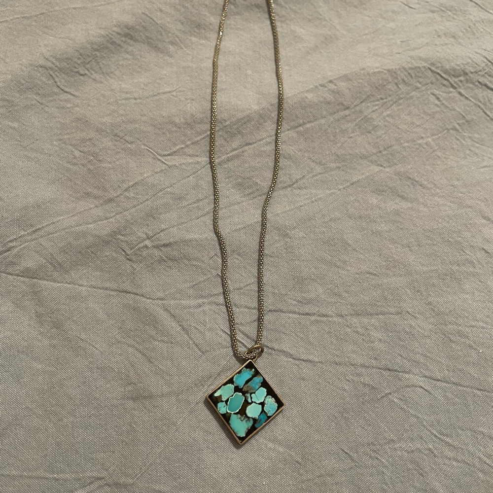 Chic Turquoise Pendant Necklace